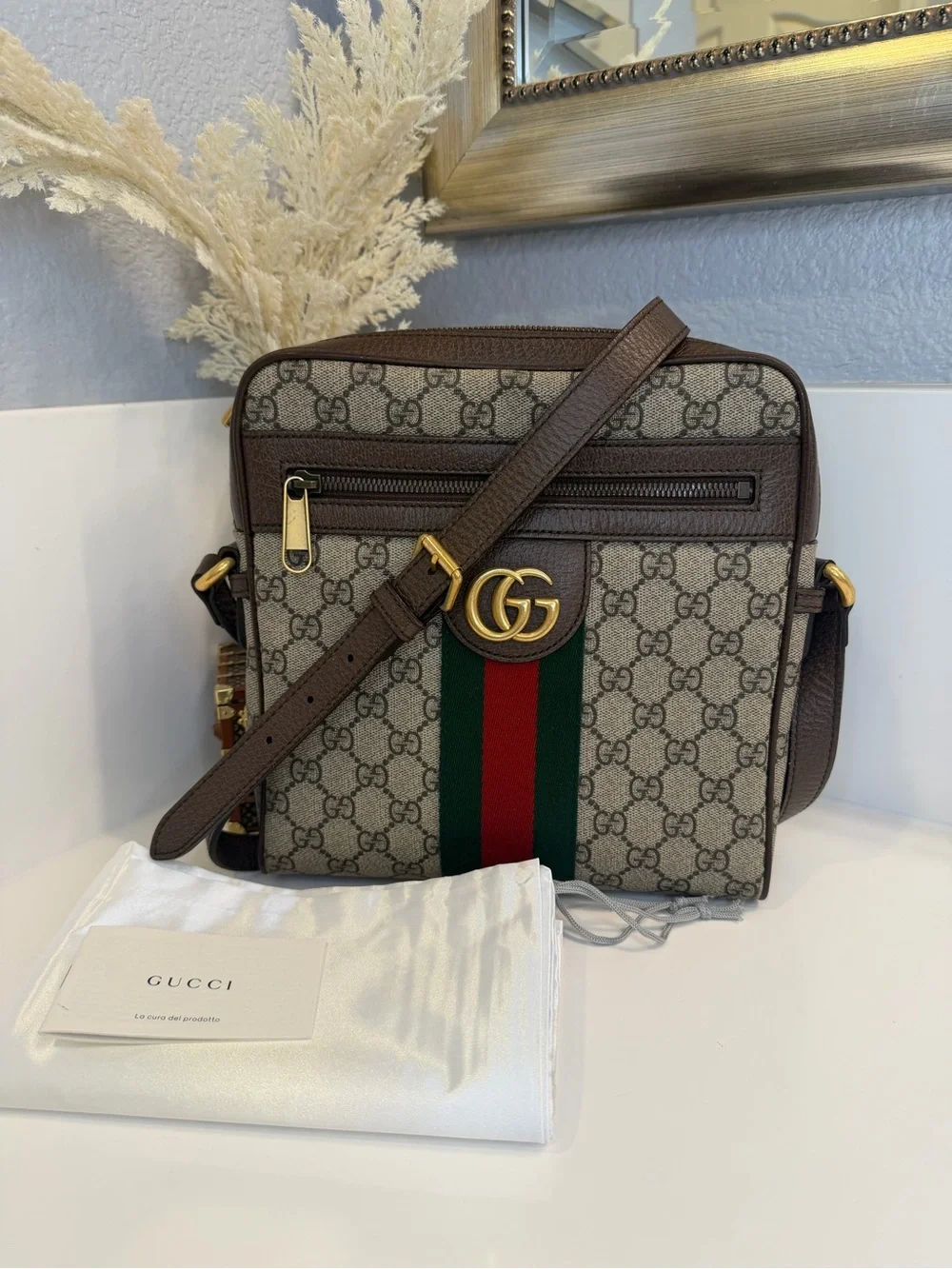 🎀GUCCI GG Supreme Monogram Web Small Ophidia Messenger Bag Brown